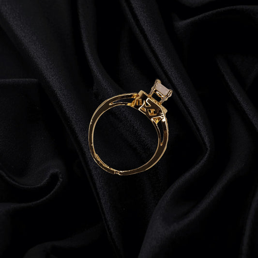 Royal Glow Gold-Plated Crystal Ring