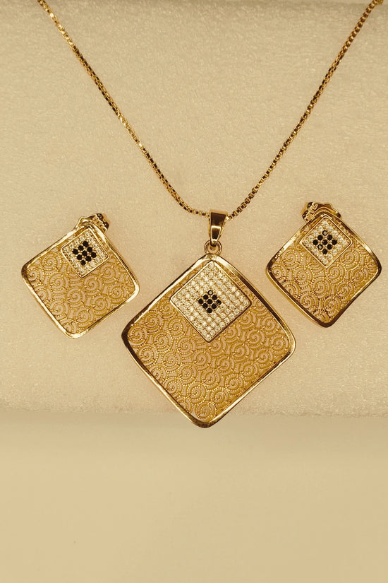 Royal Mosaic 1K Gold-Plated Necklace Set – Black Stone Edition