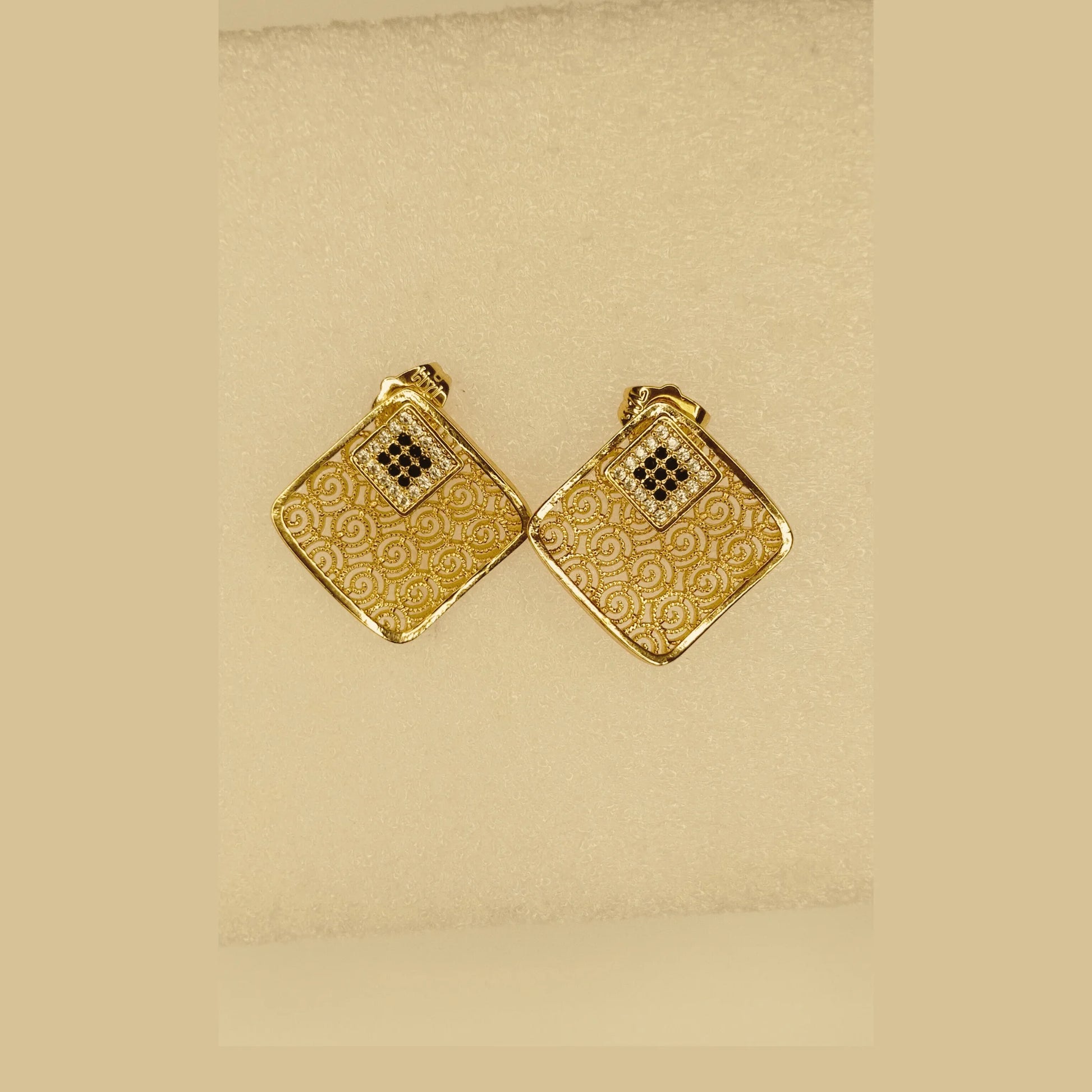 Royal Mosaic 1K Gold-Plated Necklace Set – Black Stone Edition