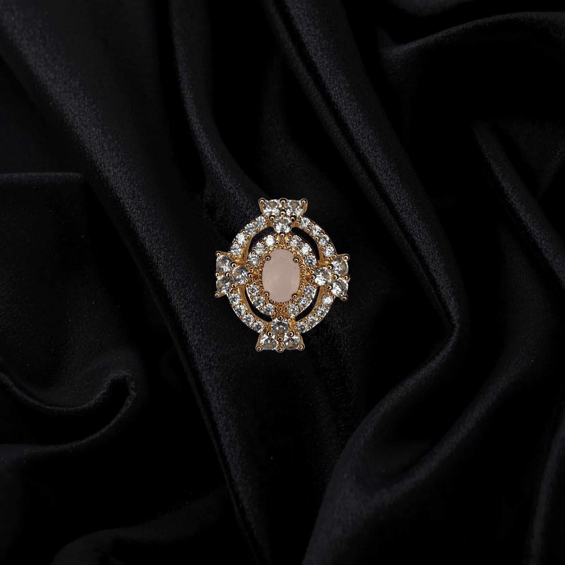 Royal Oval Bloom Ring – 1K Gold Plated