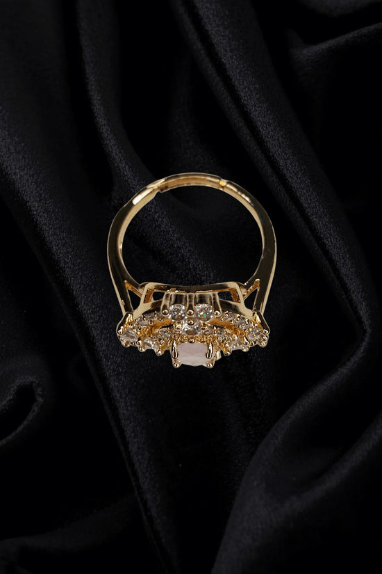 Royal Oval Bloom Ring – 1K Gold Plated