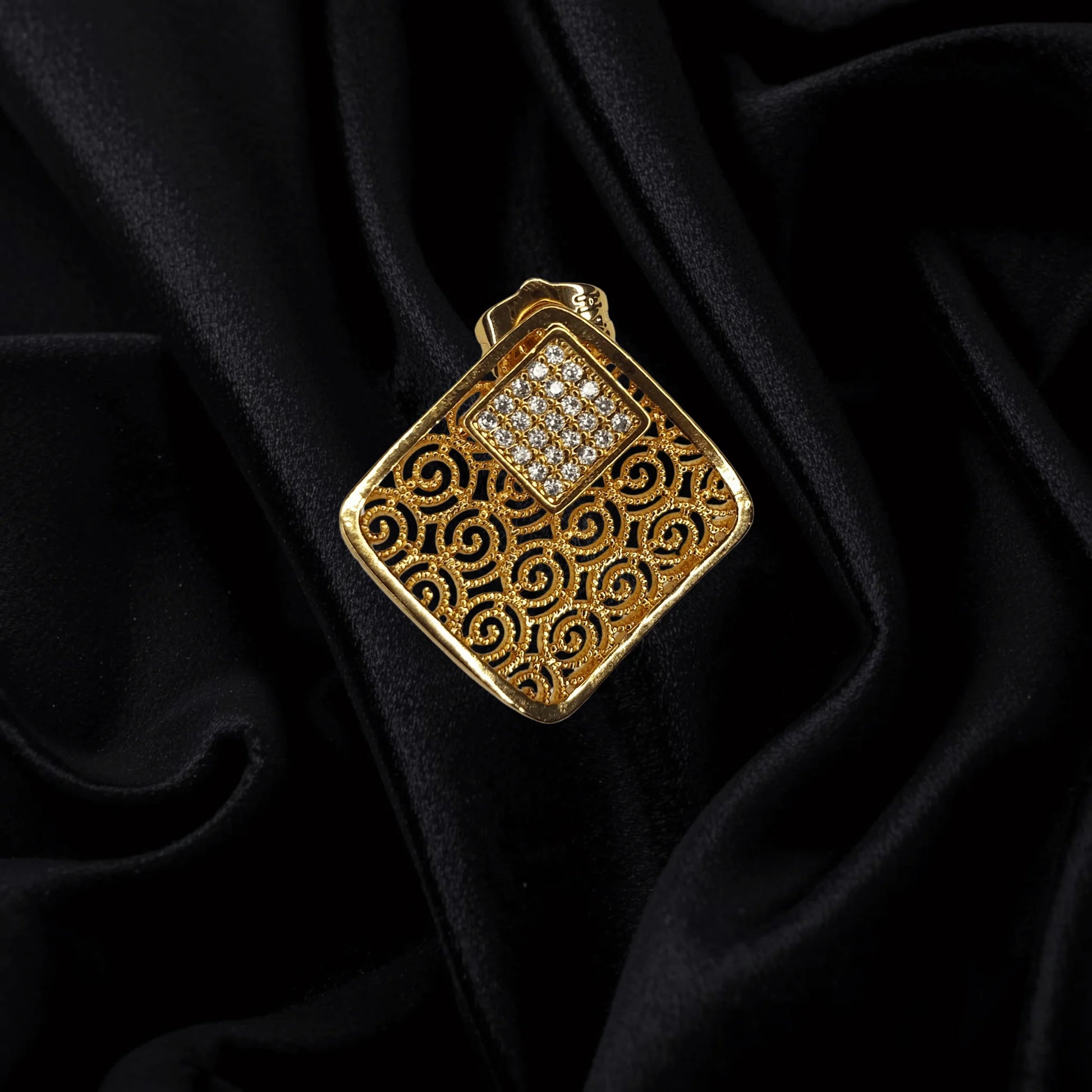 Royal Mosaic 1K Gold-Plated Pendant & Earrings Set