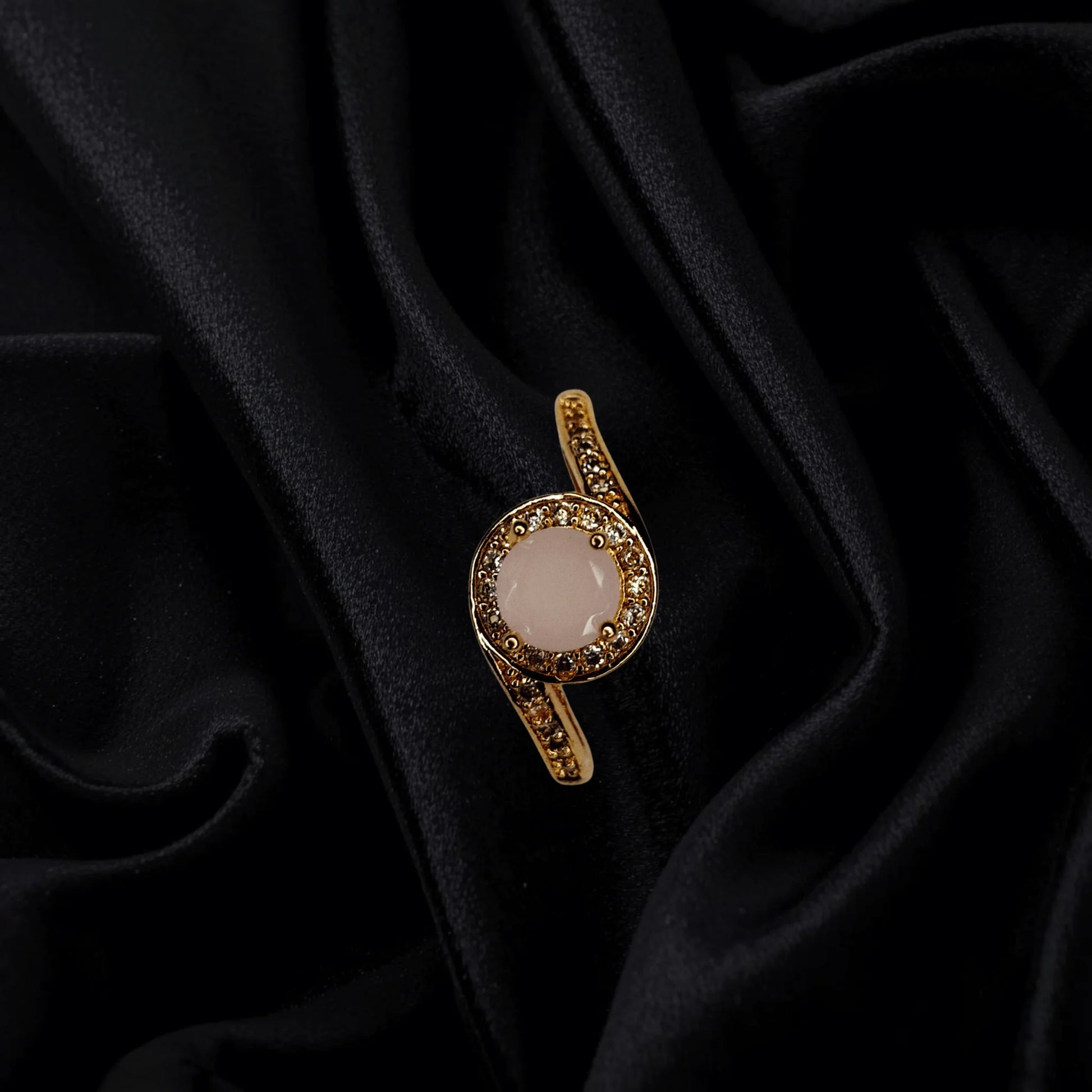 Royal Glow Gold-Plated Crystal Ring