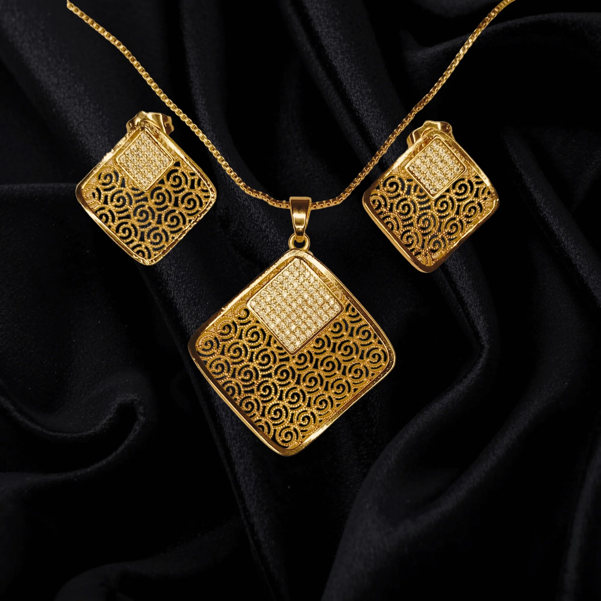 Royal Mosaic 1K Gold-Plated Pendant & Earrings Set