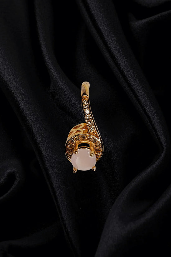 Royal Glow Gold-Plated Crystal Ring