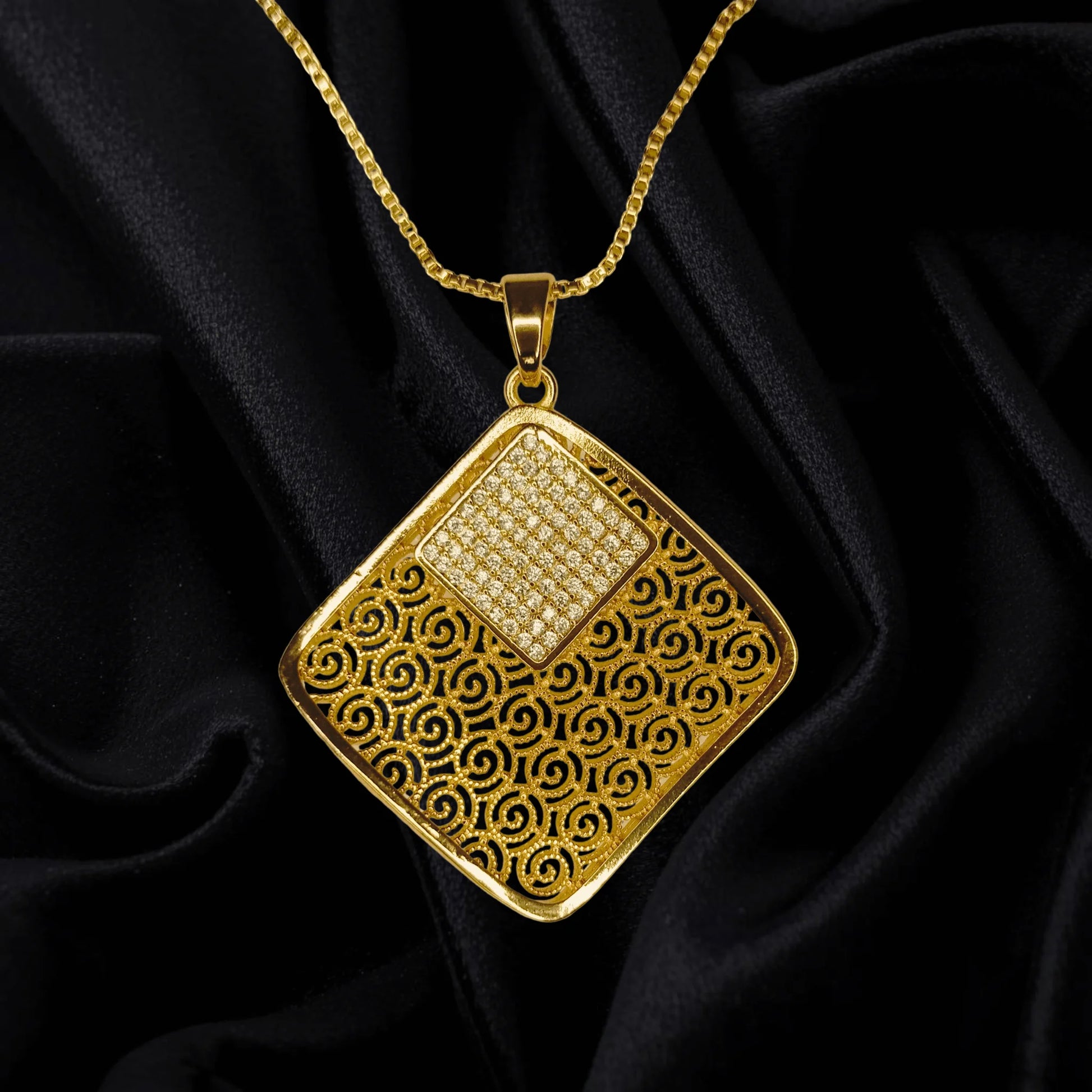 Royal Mosaic 1K Gold-Plated Pendant & Earrings Set